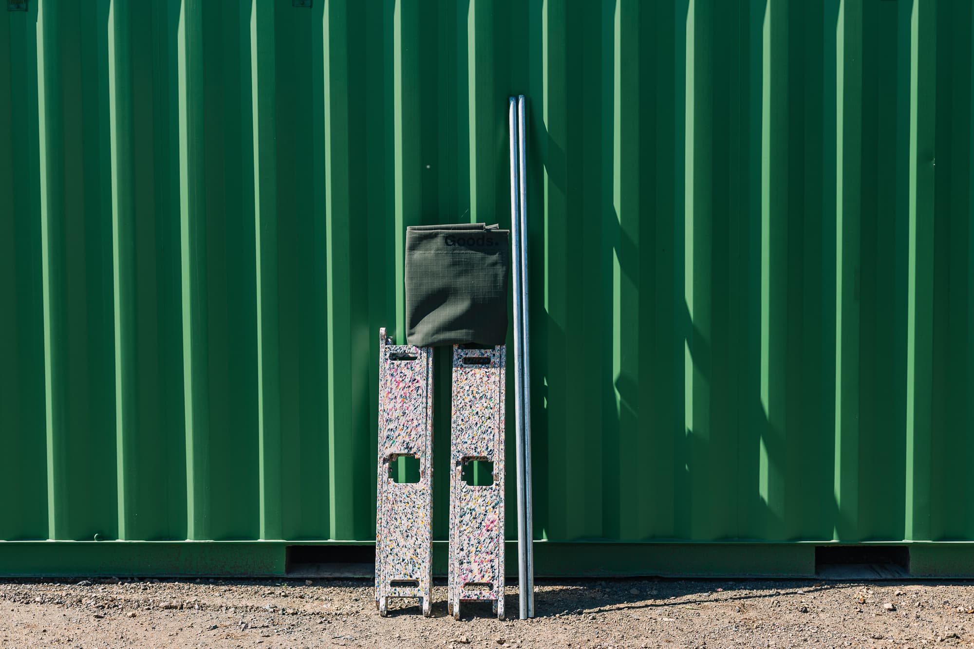 Legs clip onto both poles